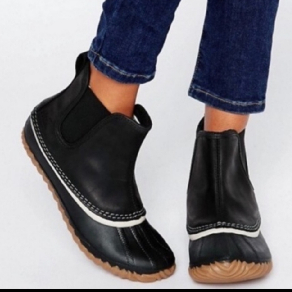 Sorel Chelses Out N About Boots